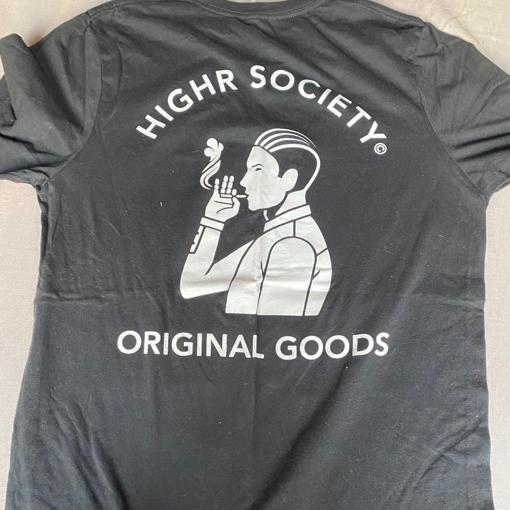 T shirt - Picture 2 of 2